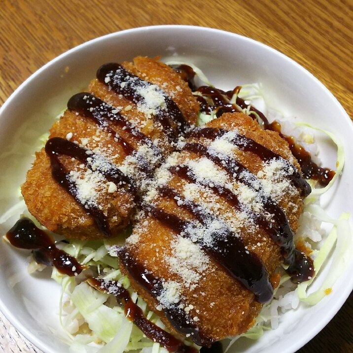 キャベツ&クリームコロッケの味噌チーズ丼